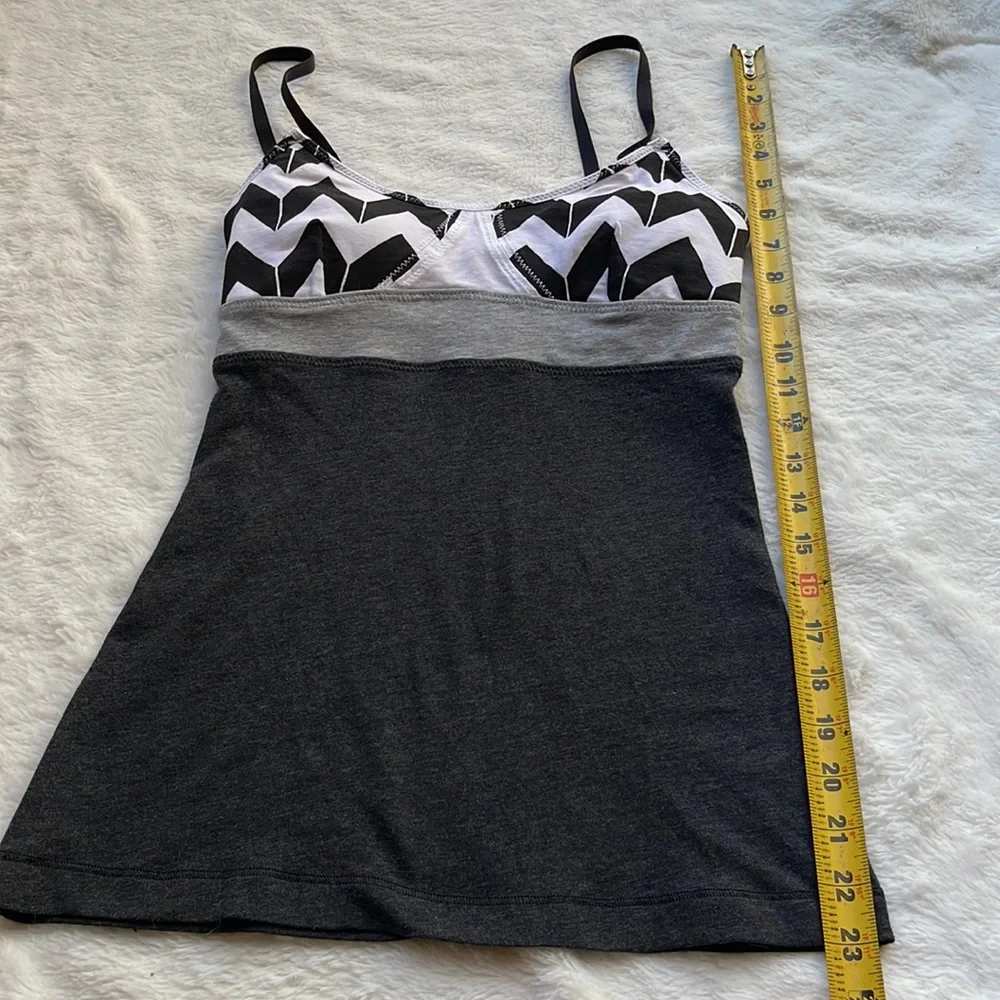 Lululemon top - Picture 6 of 7